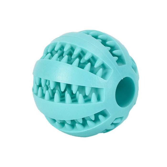The 7 cm fetch and treat ball, free with the kit